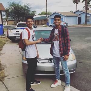 Meet your Posher, Deandre